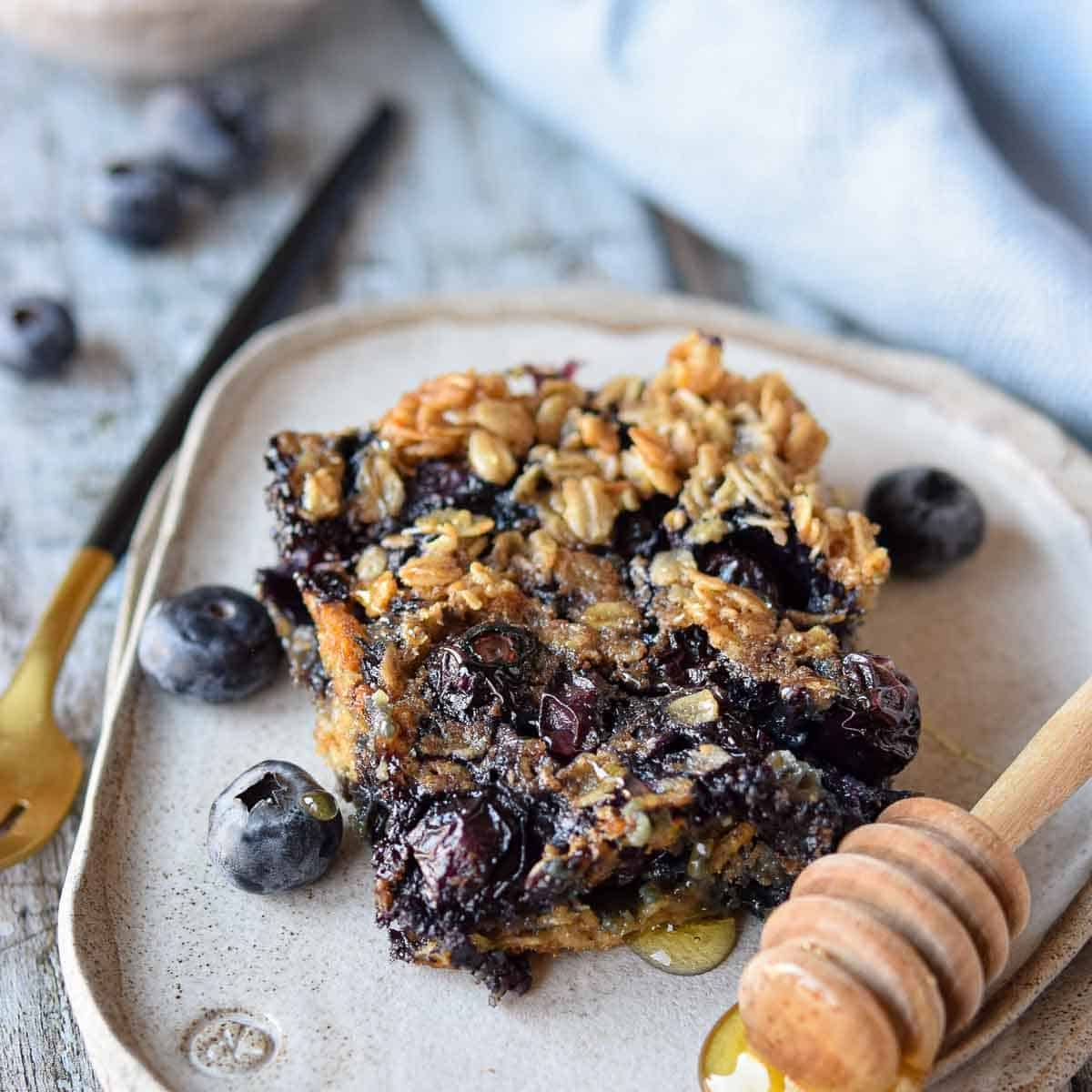 Amish-Style Baked Oatmeal and Blueberries