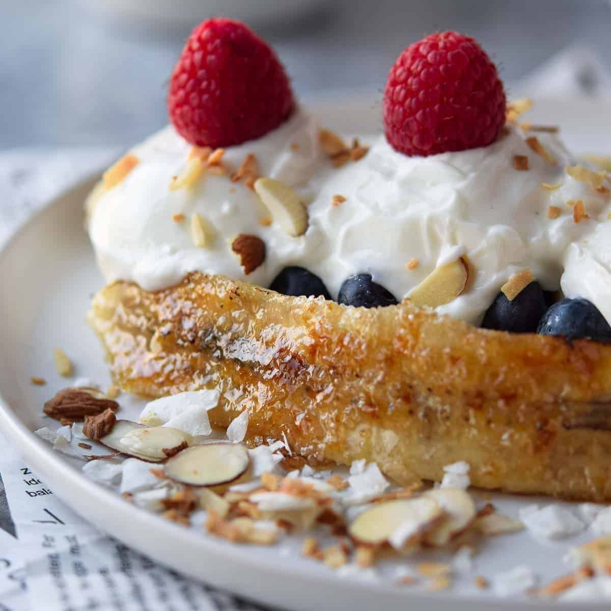 Caramelized Banana Split and Yogurt