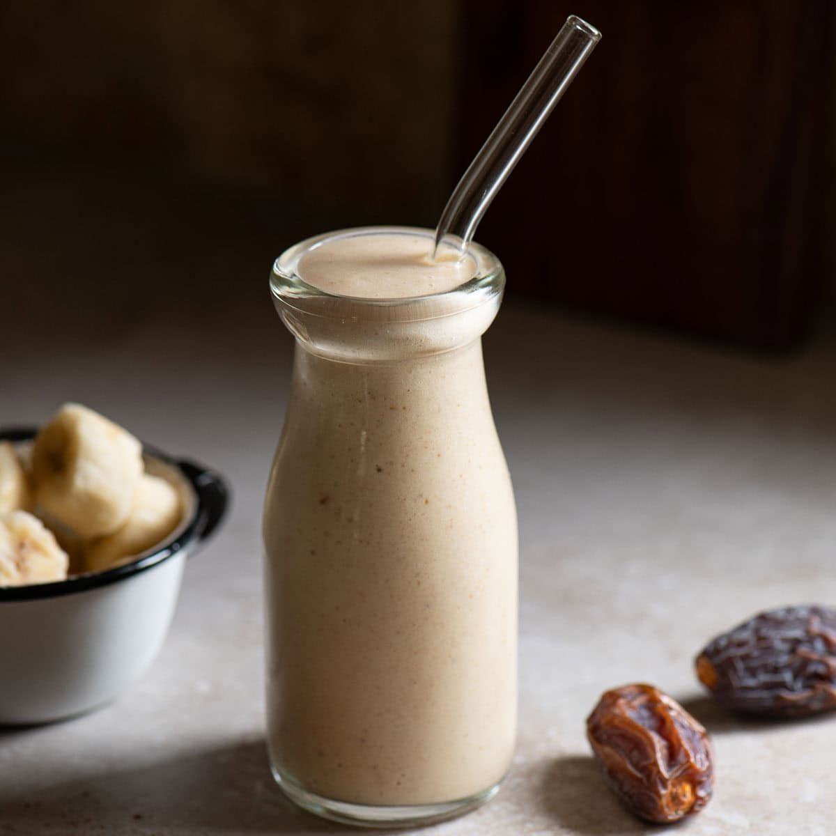 Creamy Banana Date Smoothie