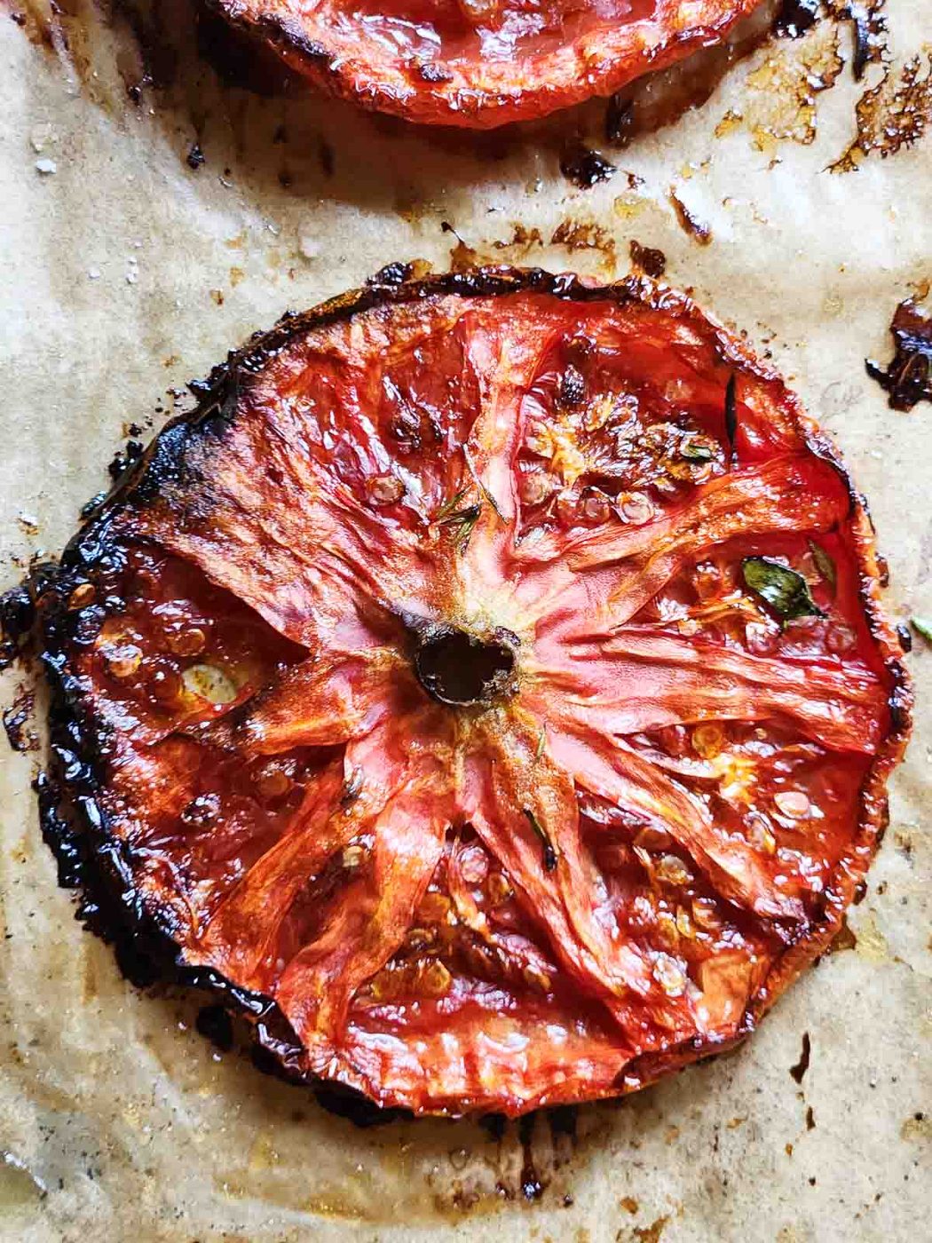 Close-up of one roasted tomato slice.