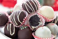 Minty Keto Chocolate Cookie Truffles