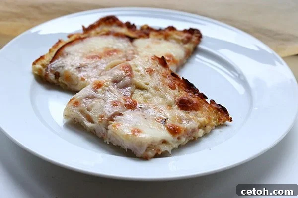 Croque Cauliflower 3 Jambonlu ve Gruyere peynirli, düşük karbonhidratlı, glutensiz karnabahar kabuğu.