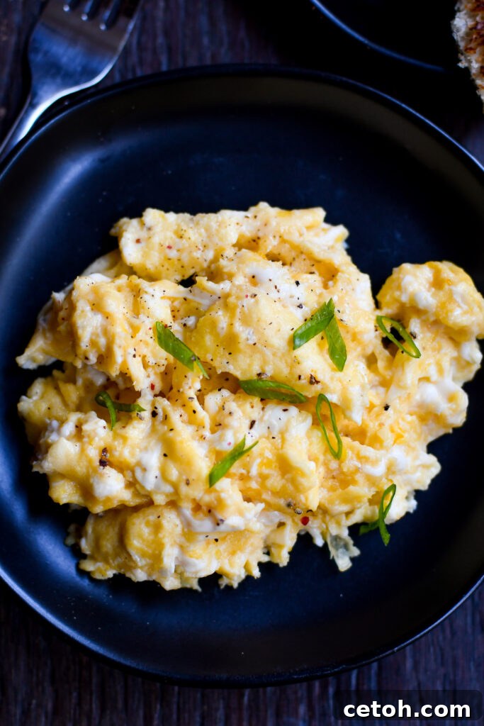 Unlock the secrets to Gordon Ramsay's perfect scrambled eggs with this foolproof recipe and step-by-step guide. Learn the techniques for creamy, fluffy eggs.