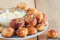 Pumpkin Spice Pretzel Bites with Cream Cheese Frosting