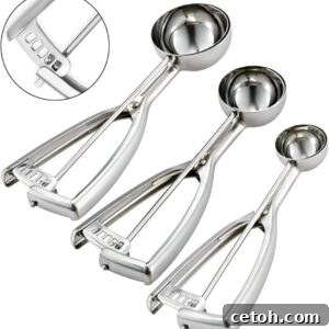 Easy release portion scoop for perfectly sized muffins