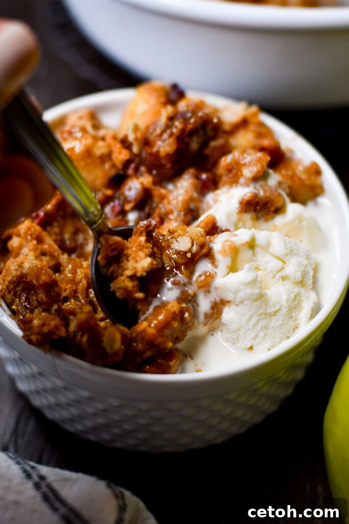 Delicious Apple Crisp Recipe: Warm, gooey, and perfect for fall! 
