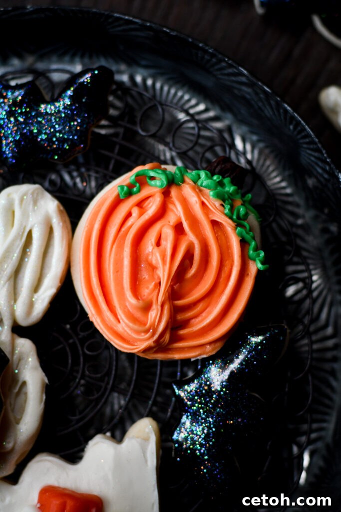 Make your Halloween sweeter with these fun and spooky sugar cookie designs.