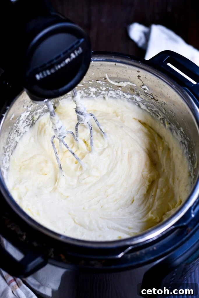 Simplify your Thanksgiving prep and save valuable time with our incredibly easy Instant Pot Mashed Potatoes recipe. Achieve creamy, fluffy goodness with minimal hassle, ensuring an effortless hit for your busy holiday table!