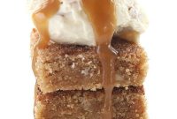 Keto Cinnamon Swirl Blondies