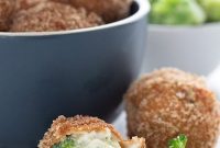Keto Cheesy Broccoli Poppers