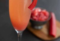 Zero-Sugar Rhubarb Fizz