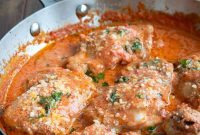Simple Mediterranean Tomato Basil Chicken