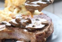 Velvety Keto Mushroom Gravy