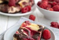 Keto Raspberry Swirl Cheesecake Brownies