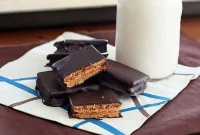 Decadent Low Carb Gluten-Free Chocolate Peanut Butter Graham Bites