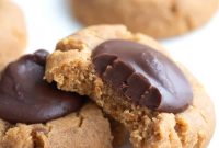 Keto Peanut Butter Kiss Cookies
