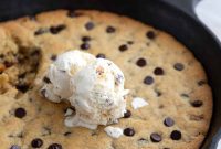Ultimate Keto Skillet Chocolate Chip Cookie