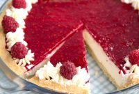 Creamy Keto Raspberry Pie with Almond Crust